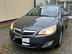 Grau Gebraucht 2012 Opel Astra Limousine | 3.490 € (Guter Preis)