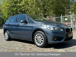 Grau Gebraucht 2017 BMW 216 Active Tourer Advantage Van / Kleinbus | 5.990 € (Teuer)
