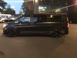 Schwarz Gebraucht 2022 Mercedes V300 Van / Kleinbus | 79.999 €