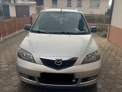 Grau Gebraucht 2004 Mazda 2 Kleinwagen | 1.000 € (Fairer Preis)