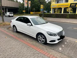 Weiß Gebraucht 2015 Mercedes E220 Limousine | 12.499 €