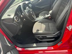 Rot Gebraucht 2014 Mercedes C180 Kleinwagen | 11.300 €