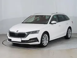 Candyweiss Gebraucht 2024 Skoda Octavia Style Kombi | 27.440 € (Fairer Preis)