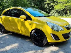 Gelb Gebraucht 2012 Opel Corsa Color Edition Kleinwagen | 1.800 € (Guter Preis)