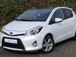Weiß Gebraucht 2013 Toyota Yaris Hybrid Life Kleinwagen | 10.790 € (Guter Preis)