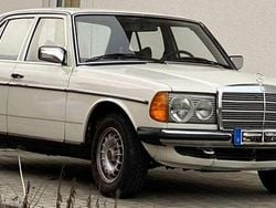 Weiß Gebraucht 1978 Mercedes 250 Limousine | 16.500 €
