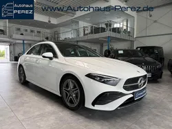 Weiß Gebraucht 2024 Mercedes A250 AMG Limousine | 41.410 € (Teuer)