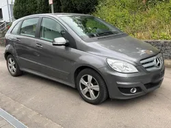 Grau Gebraucht 2010 Mercedes B200 Van / Kleinbus | 2.950 €