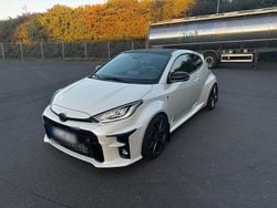 Weiß Gebraucht 2024 Toyota Yaris Edition Kleinwagen | 38.990 € (Fairer Preis)