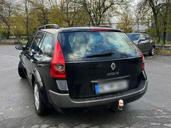 Schwarz Gebraucht 2005 Renault Mégane GrandTour Kombi | 900 €