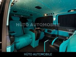 Schwarz Gebraucht 2024 Mercedes V300 Luxury Van / Kleinbus | 228.880 €