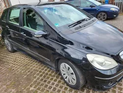 Schwarz Gebraucht 2006 Mercedes B200 Van / Kleinbus | 1.750 € (Guter Preis)