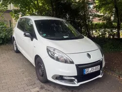 Weiß Gebraucht 2012 Renault Scénic III Luxe Van / Kleinbus | 3.500 € (Fairer Preis)