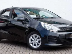 Schwarz Gebraucht 2015 Kia Rio Start Kleinwagen | 7.290 € (Etwas zu teuer)