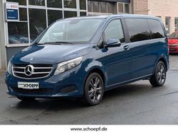 Blau Gebraucht 2019 Mercedes V220 Van / Kleinbus | 27.900 €