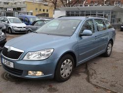 Grau Gebraucht 2011 Skoda Octavia Ambiente Kombi | 4.900 € (Guter Preis)