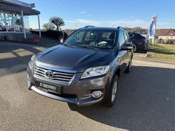 Grau Gebraucht 2011 Toyota RAV4 SUV | 11.990 € (Teuer)