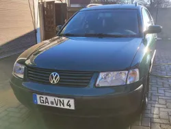 Grün Gebraucht 2002 VW Passat Kombi | 2.500 € (Fairer Preis)