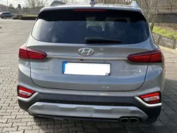Grau Gebraucht 2020 Hyundai Santa Fe Style SUV | 31.000 € (Guter Preis)