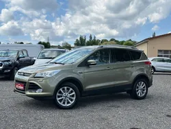 Grün Gebraucht 2015 Ford Kuga Titanium SUV | 9.990 € (Guter Preis)