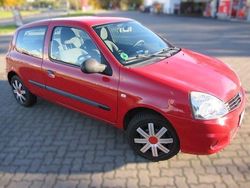 Rot Gebraucht 2011 Renault Clio II Authentique Limousine | 2.250 € (Fairer Preis)