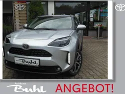 Silber Neu 2025 Toyota Yaris Cross Style SUV | 33.953 €