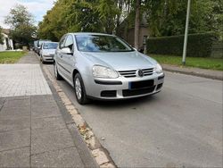 Silber Gebraucht 2005 VW Golf V Kleinwagen | 2.400 € (Teuer)