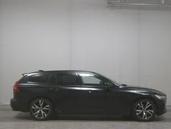 Schwarz Gebraucht 2019 Volvo V60 R-Design Kombi | 19.980 € (Fairer Preis)