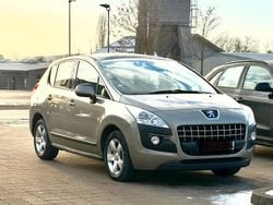 Gold Gebraucht 2009 Peugeot 3008 S SUV | 5.140 € (Teuer)