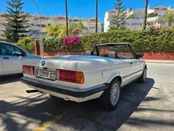 Weiß Gebraucht 1989 BMW 320 Cabriolet Sport Line Cabrio | 25.900 €
