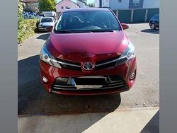 Rot Gebraucht 2018 Toyota Verso Edition-S Van / Kleinbus | 16.700 € (Fairer Preis)