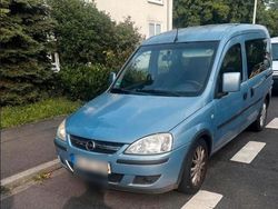 Blau Gebraucht 2009 Opel Campo Abholung | 3.500 €