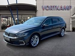 Mangangrau (metallic) Gebraucht 2020 VW Passat GTE Kombi | 25.480 € (Etwas zu teuer)