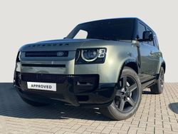 Pangea green Gebraucht 2025 Land Rover Defender SE Dynamic SUV | 91.990 € (Fairer Preis)