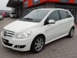 Weiß Gebraucht 2009 Mercedes B180 Van / Kleinbus | 3.149 € (Fairer Preis)