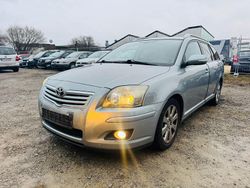 Grau Gebraucht 2007 Toyota Avensis Travel Kombi | 1.799 € (Superpreis)