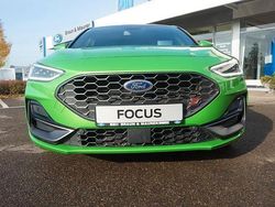 Grün Gebraucht 2023 Ford Focus ST Limousine | 25.480 € (Superpreis)