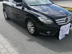 Schwarz Gebraucht 2014 Mercedes B180 Edition Van / Kleinbus | 9.400 € (Fairer Preis)