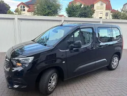 Schwarz Gebraucht 2022 Opel Combo Edition Van / Kleinbus | 19.200 € (Fairer Preis)