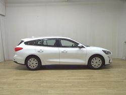 Weiss Gebraucht 2020 Ford Focus Cool & Connect Kombi | 7.350 € (Superpreis)