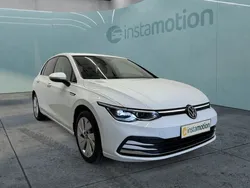 Weiß Gebraucht 2023 VW Golf VIII Style Limousine | 24.940 € (Fairer Preis)