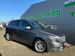 Grau Gebraucht 2014 Mercedes B180 Van / Kleinbus | 12.950 €