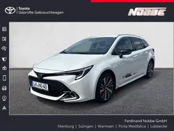 Platinumweiß perleffekt Neu 2025 Toyota Corolla Kombi | 35.990 €