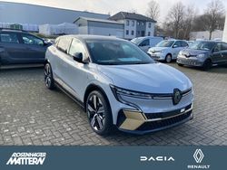 Grau grau kqj + schwarz gne Gebraucht 2023 Renault Mégane Iconic Limousine | 34.490 € (Etwas zu teuer)