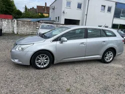 Silver metallic Gebraucht 2011 Toyota Avensis Edition Kombi | 3.990 € (Guter Preis)