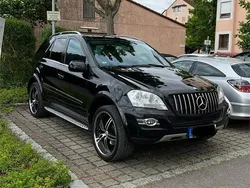 Schwarz Gebraucht 2008 Mercedes ML350 SUV | 14.600 €