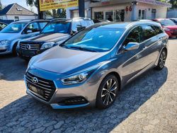 Grau Gebraucht 2016 Hyundai i40 Style Kombi | 10.900 € (Fairer Preis)