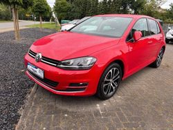 Rot Gebraucht 2016 VW Golf VII Allstar Limousine | 13.800 € (Fairer Preis)