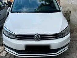 Weiß Gebraucht 2019 VW Touran Comfortline Van / Kleinbus | 18.900 € (Fairer Preis)