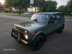 Grün Gebraucht 2014 Lada niva SUV | 6.650 € (Etwas zu teuer)
